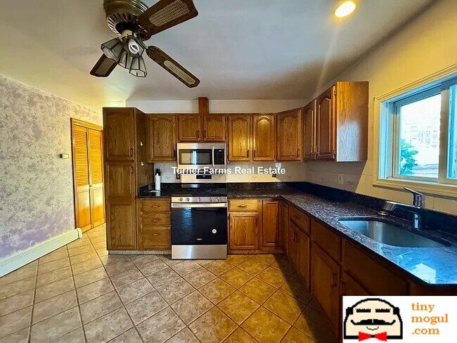 Building Photo - 67 Gore St Unit 2F