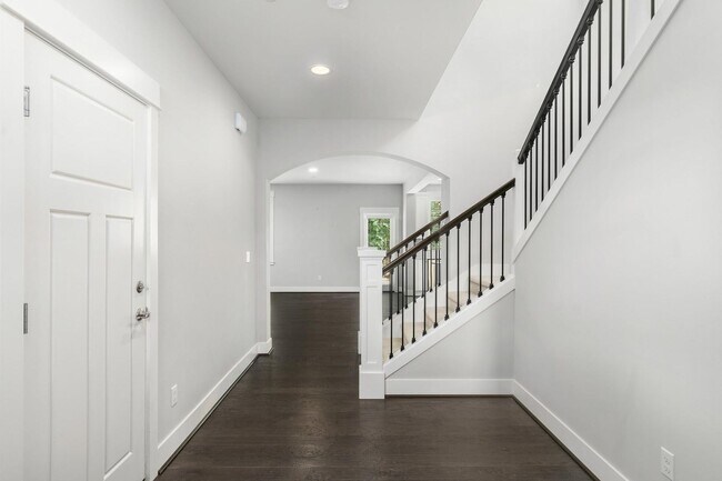 Photo - 6 Bedroom Home in Brookside at the Woodlands