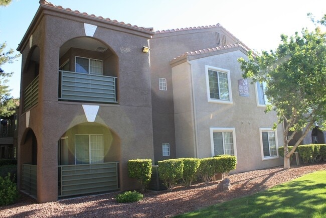 Building Photo - Cute & Cozy Condo Close to UNLV