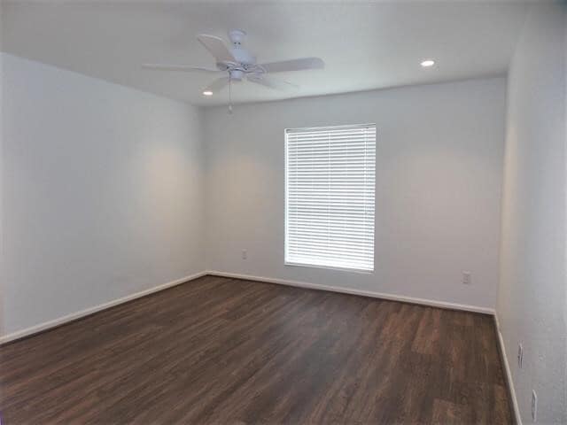 Photo - 5662 Longwood St