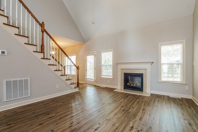 Photo - 169 N Farm Dr