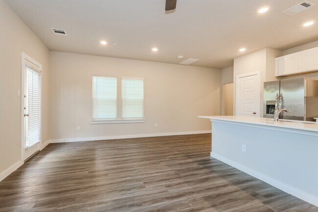 Photo - 18306 W Centro Cir