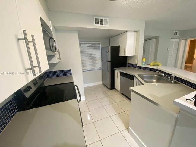 Photo - 9999 Summerbreeze Dr Unidad 519