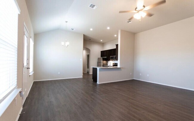 Photo - 617 Grayson Ln
