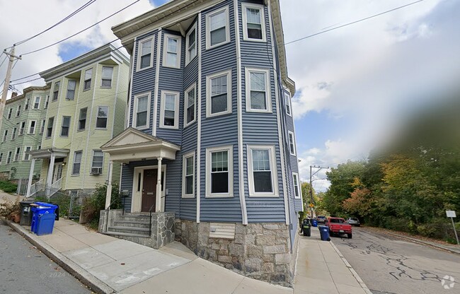Building Photo - 19 Bucknam St Unit 3 Rental