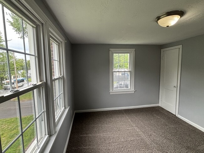 Photo - 1704 13th St SE