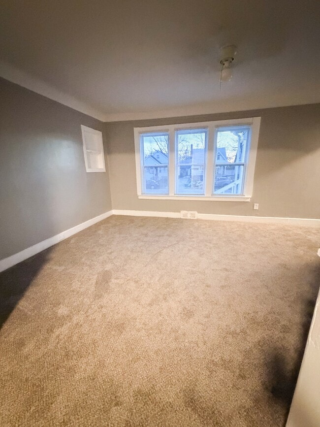 Photo - 19010 Riverview St