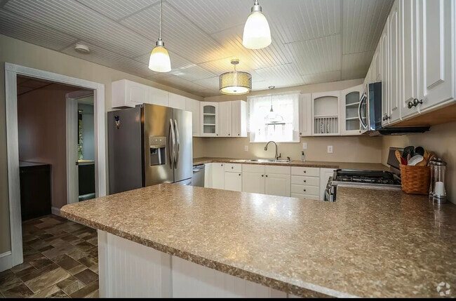 Building Photo - 615 Harvard St Unit 2 Rental