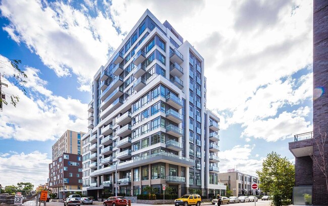 Building Photo - 200-200 Sackville St