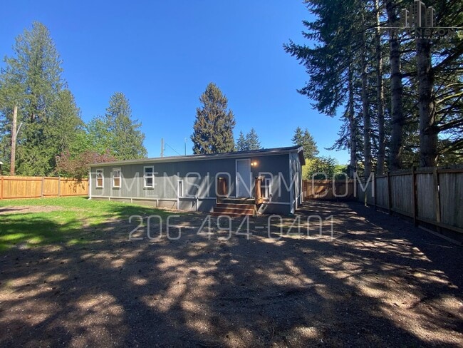 Photo - 4 Bed 2.5 Bath Remodelled Manufactured Home in Kent! Available NOW! Easy self showings!