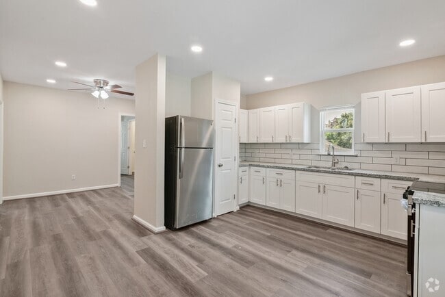 Building Photo - 4313 Harrisburg Blvd Rental