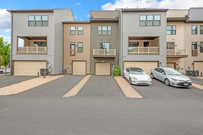 Photo - 43501 Apple Orch Sq