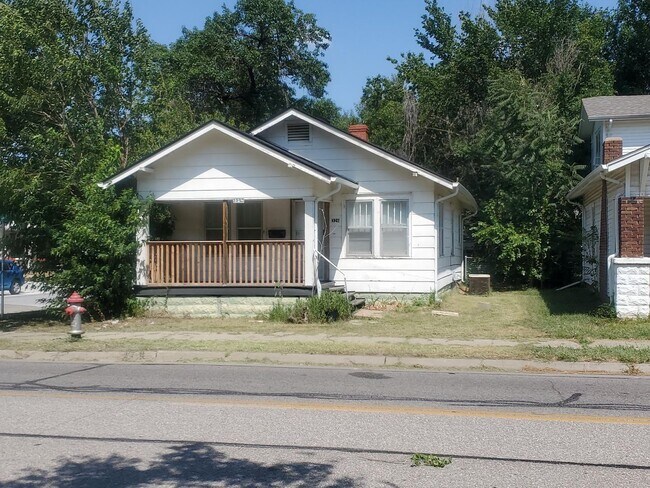 Single family home Near 2nd and Meridian - Single family home Near 2nd and Meridian