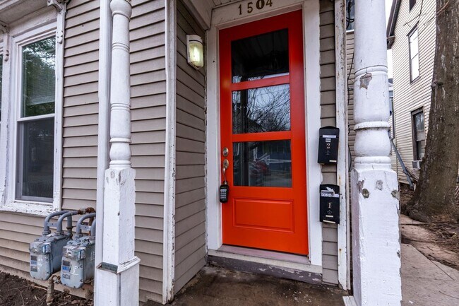 Photo - 1504 E Breckinridge St Unidad #1