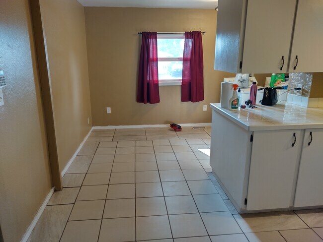 Photo - 1515 S 84th St