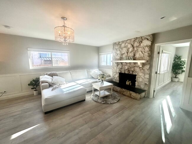 Photo - 719 N Cabrillo Ave