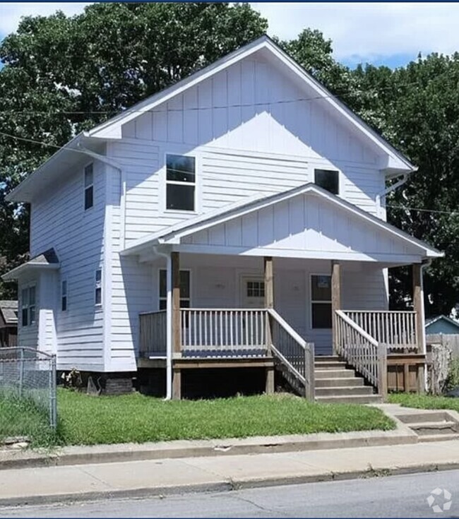 Building Photo - 3504 E 10th St Rental