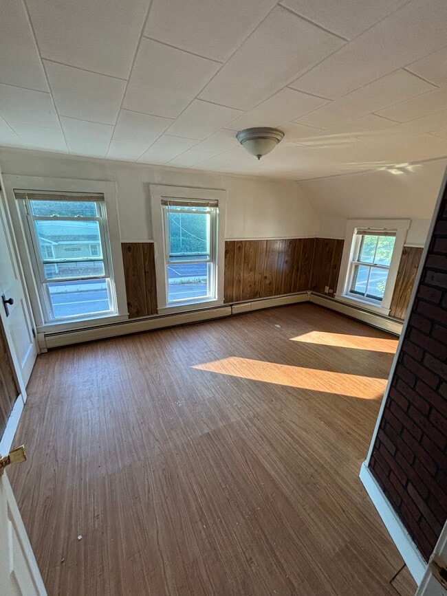 Building Photo - 524 Washington St Unit 2 Rental