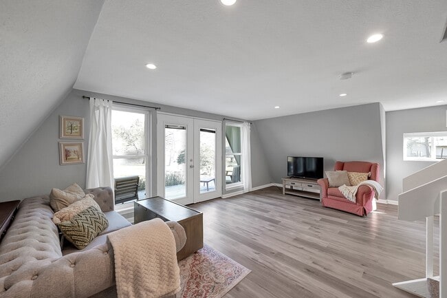 Photo - 1500 W Pine Lake Cir