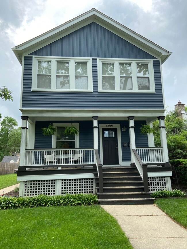 Front of building - 1566 Dewey Ave Unit 2R