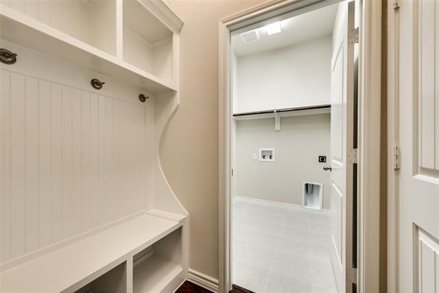 Photo - 916 Lake Sierra Wy