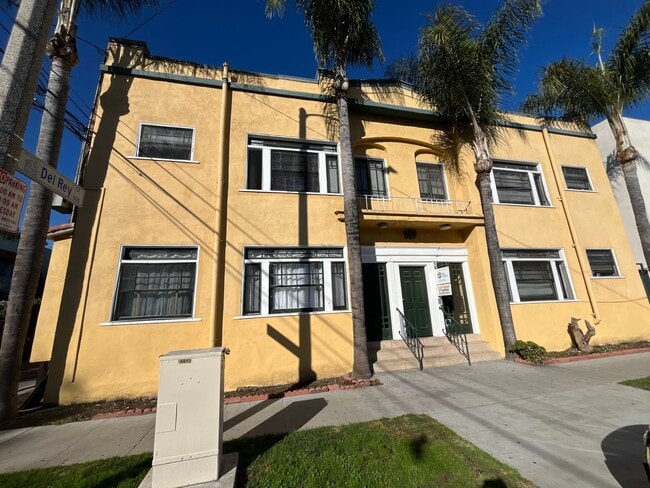 319 W 5th ST LONG BEACH, CA 90802