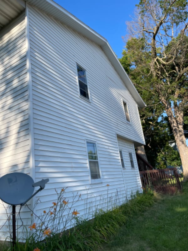 Photo - 350 W Adams St
