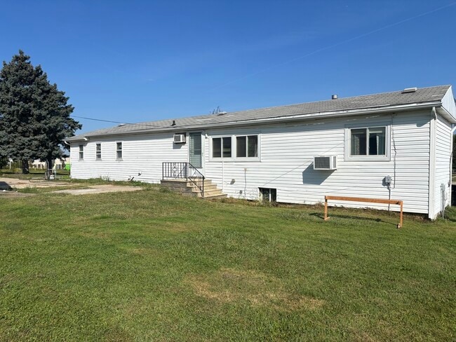 Building Photo - 1730 W Haven Ave Rental