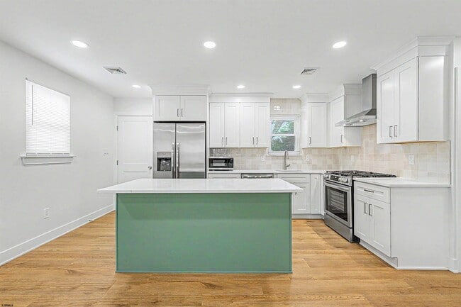 Photo - 1030 Neumark Ave
