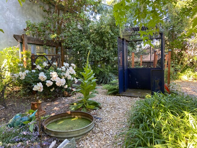 Photo - 8112 Dallas Ave S Unidad B