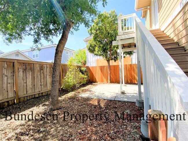 Photo - 747 Fresno Ave