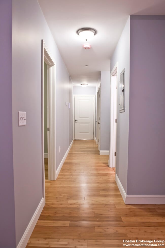 Photo - 195 W 3rd St