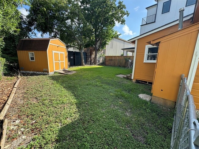Photo - 202 Robert Lee Rd