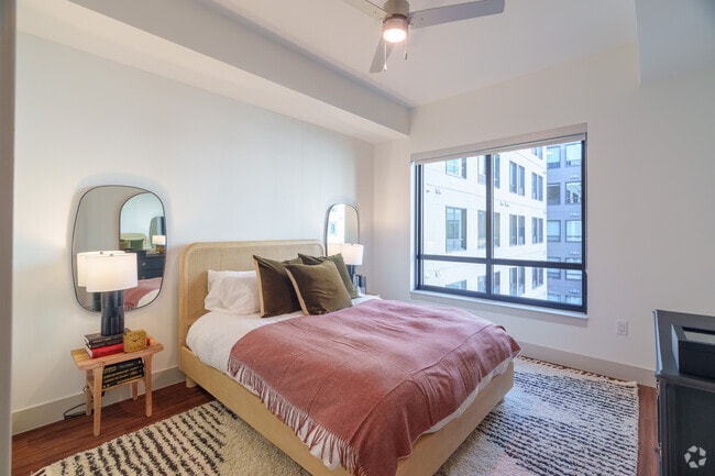 1BR, 1BA - 1,241SF