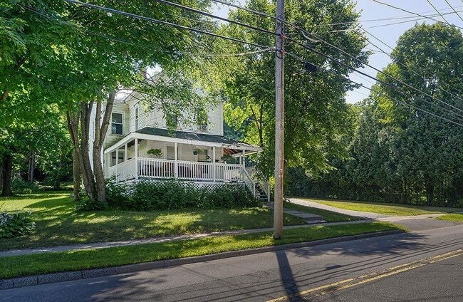 Photo - 146 S Lincoln St
