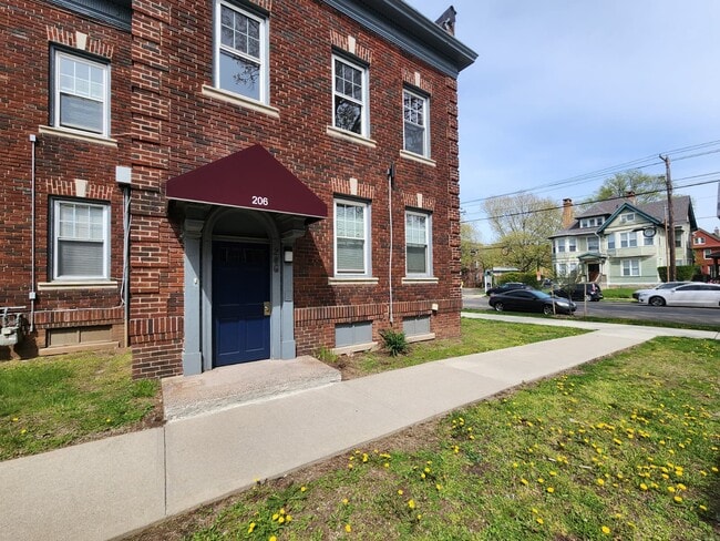 Building Photo - 206 Sherman Ave Unit B1