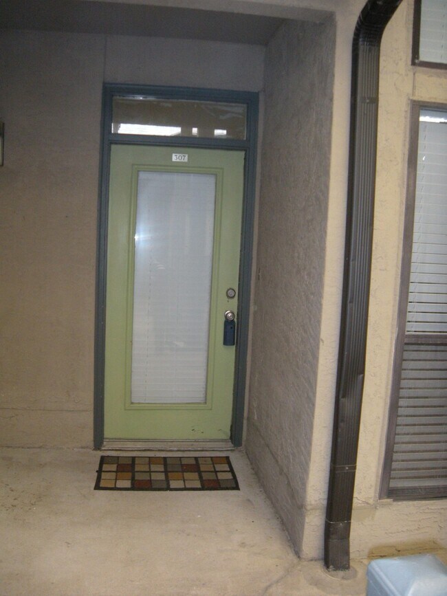 Photo - K613 - Robbins Place #210 Unit 210 - K613