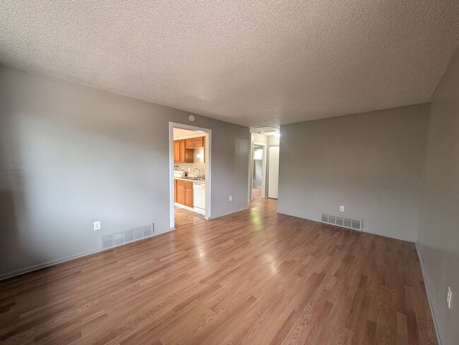 Photo - 970 Newton St Unit B