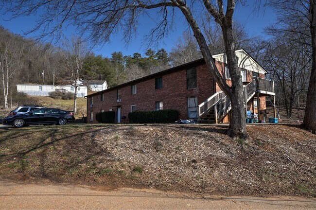 Photo - Campus Apartments Riverside