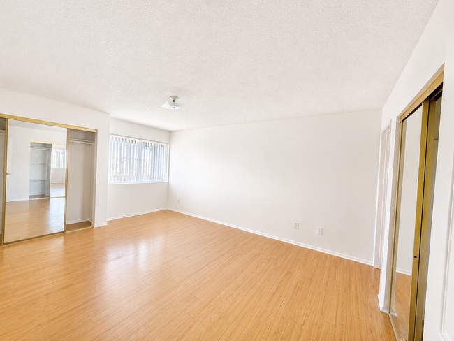 1554 E Wilson Ave Unit 7