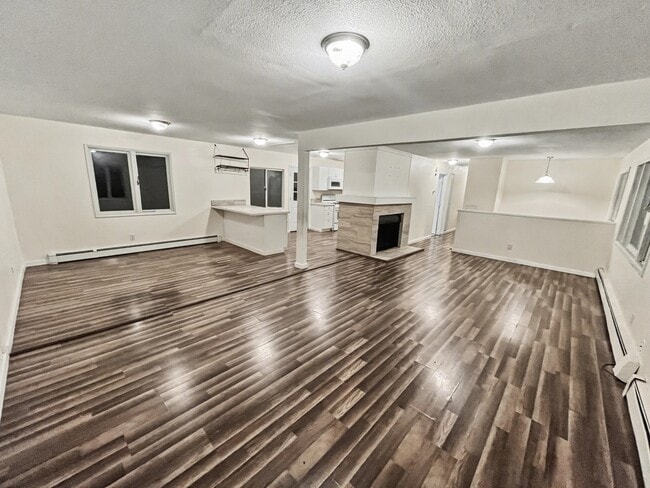 Photo - 9324 Kavik St