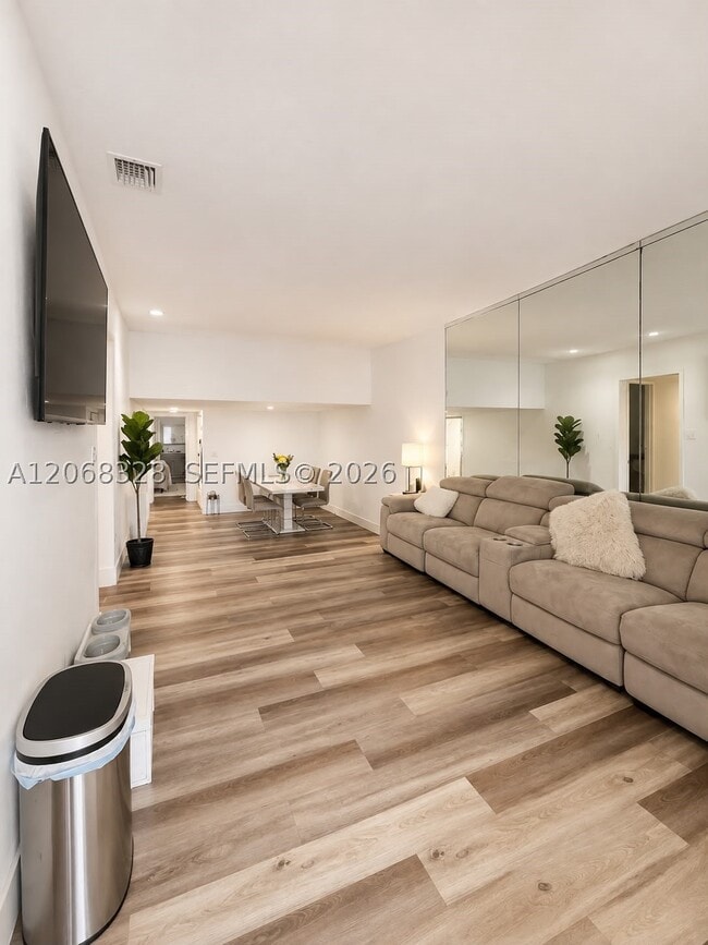 Photo - 9139 Fontainebleau Blvd