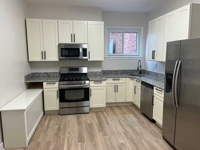 Photo - 457 Cedarville St