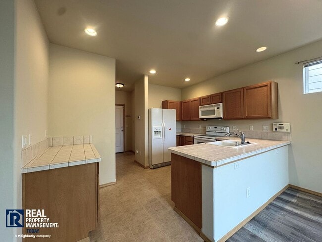 Photo - 3BR Silver Creek Home w/ Loft, Fireplace & 2-Car Garage!!