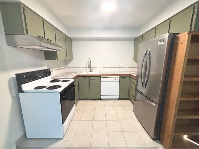 Photo - TV1232* - A Unit #1 NO KEY