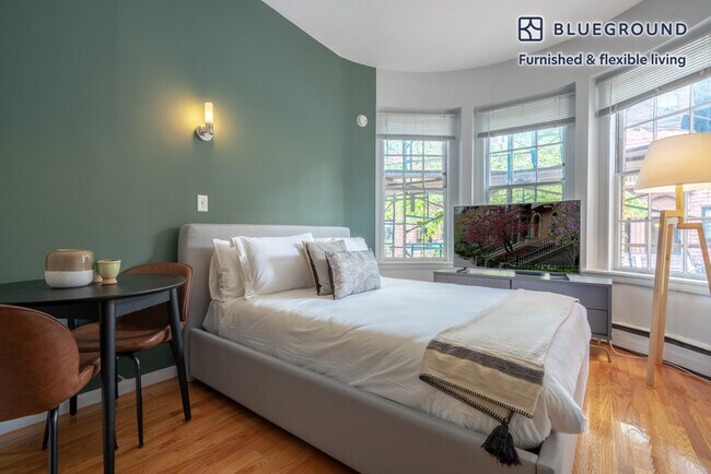 Building Photo - 179 St Botolph St Rental