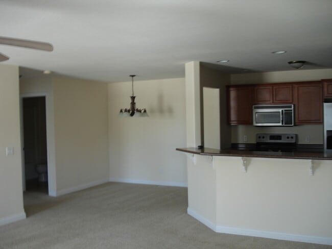 Photo - 703 Prairie View Rd Unit 3