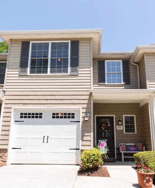 Building Photo - 2 Bedroom Townhome in Campbell County