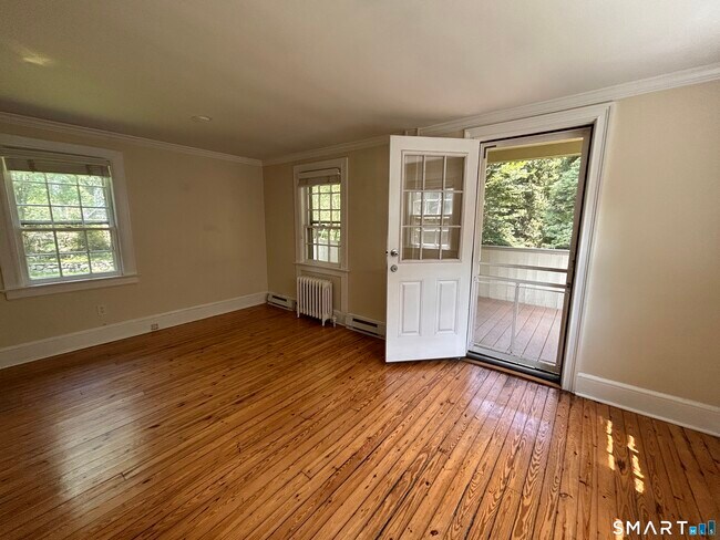 Photo - 252 W Norwalk Rd