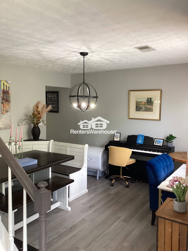 Photo - 11100 Abbotts Station Dr